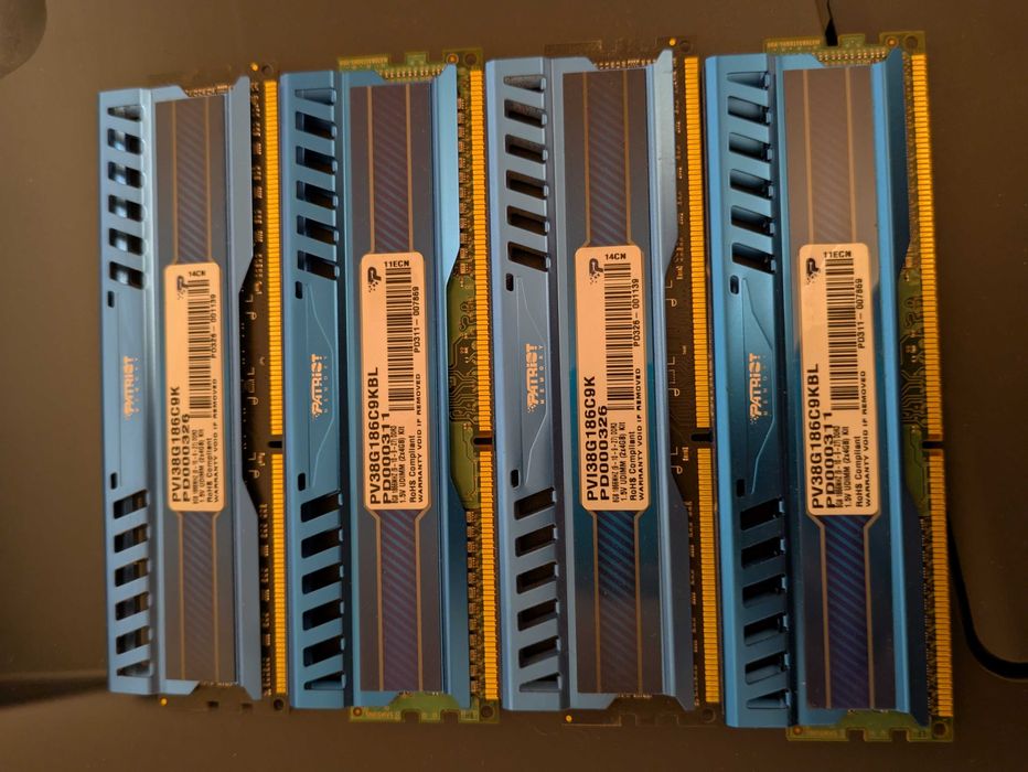 16 GB DDR3 (4×4 GB Patriot Viper 3 PV38G186C9KBL)