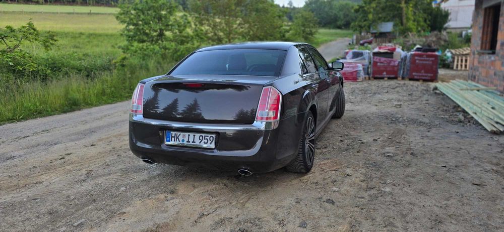 Lancia Thema 3.0CRD,bogata wersja  1 właśc książka 245499zl do 18.10 1