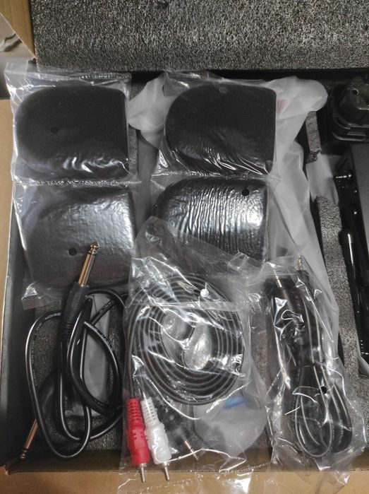 KTV VC591 System 4 mikrofonów bezprzewodowych karaoke