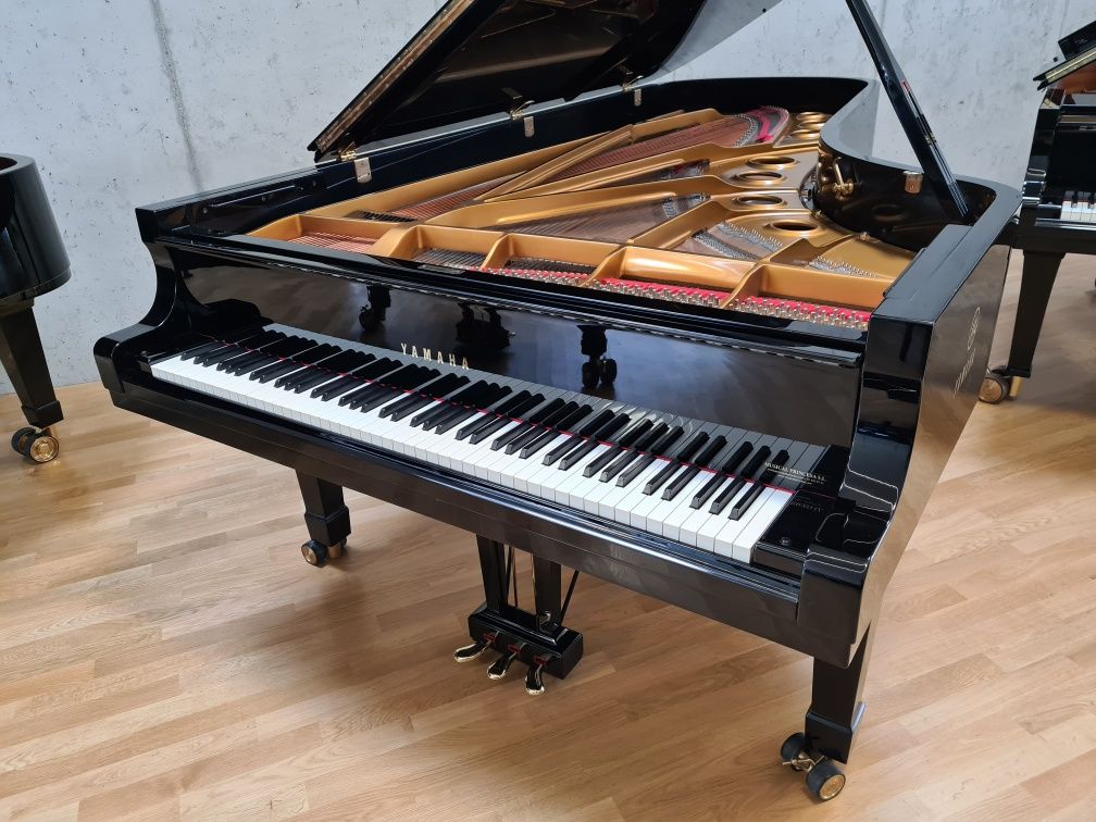 Fortepian fortepiany Yamaha CF koncertowy Pianocentrum