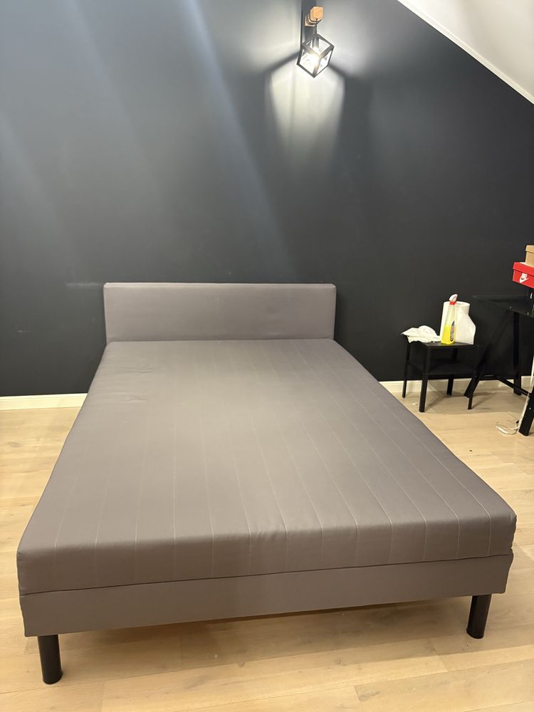 Sprzedam Łóżkoz Ikea