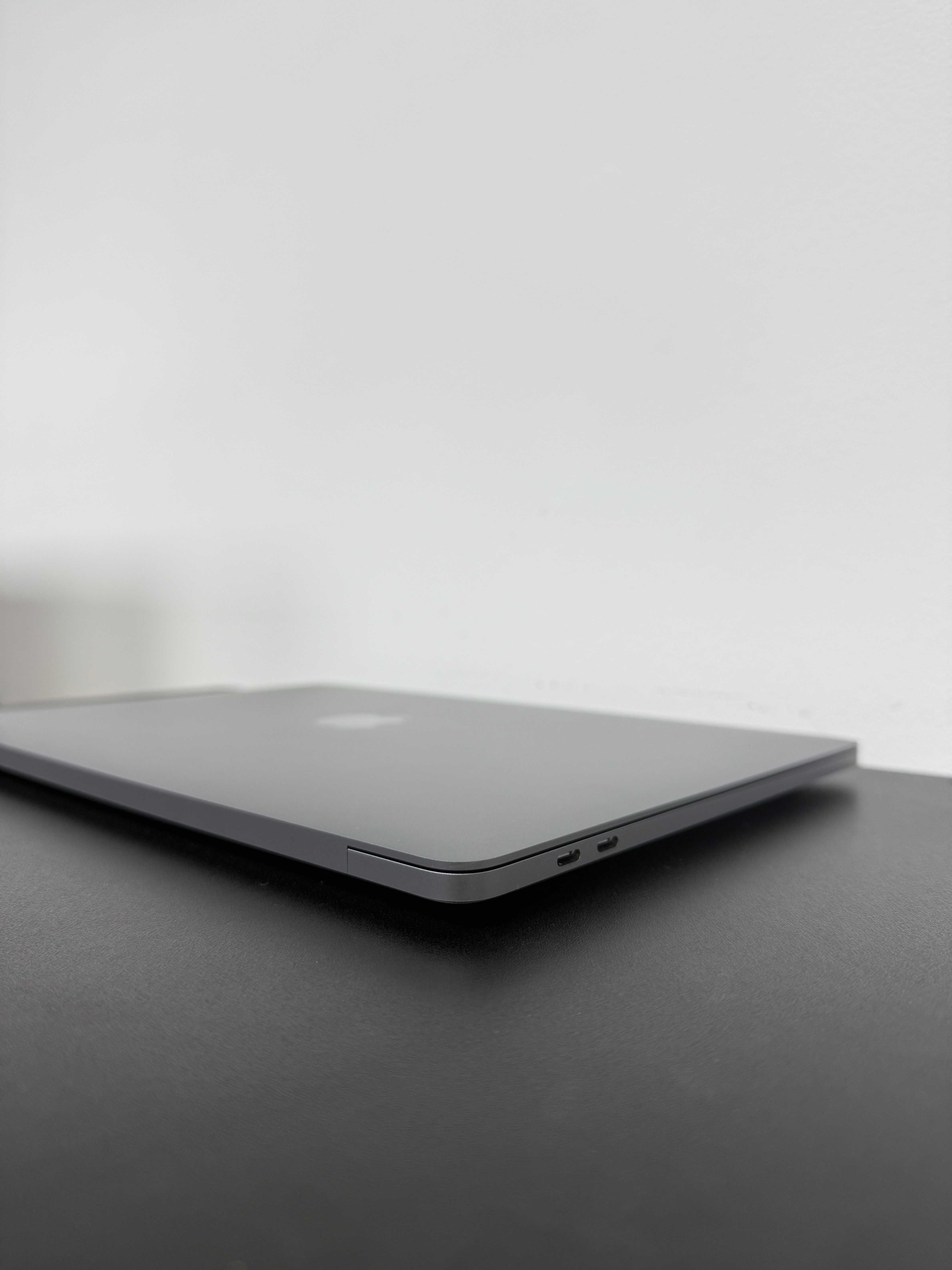 Macbook Pro 2020 (2021 випуск) (M1/8 gb/512 ssd)