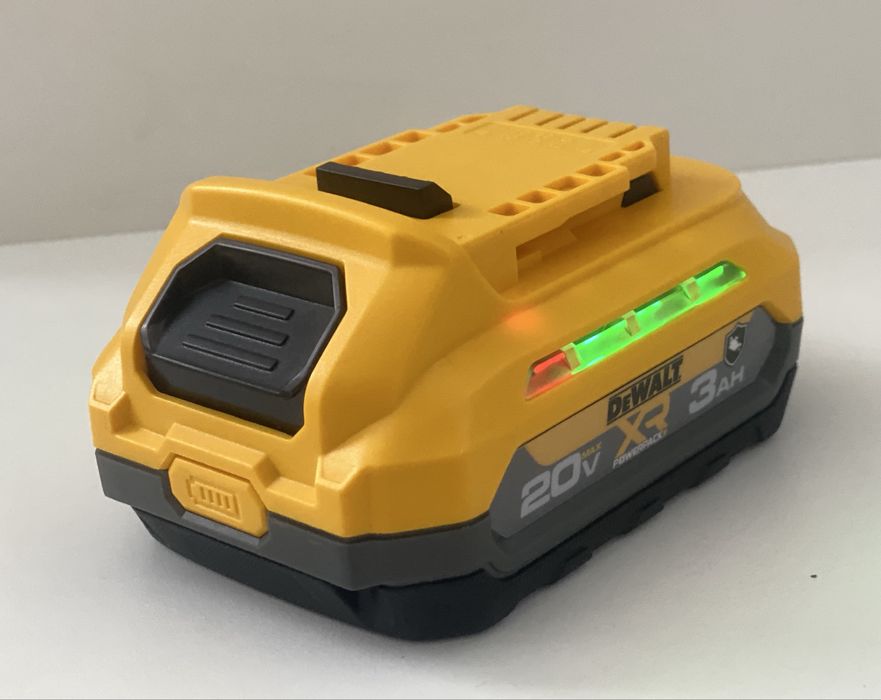 Акумулятор Dewalt PowerPack XR 18v/20v Tabless  3ah (3000mah)