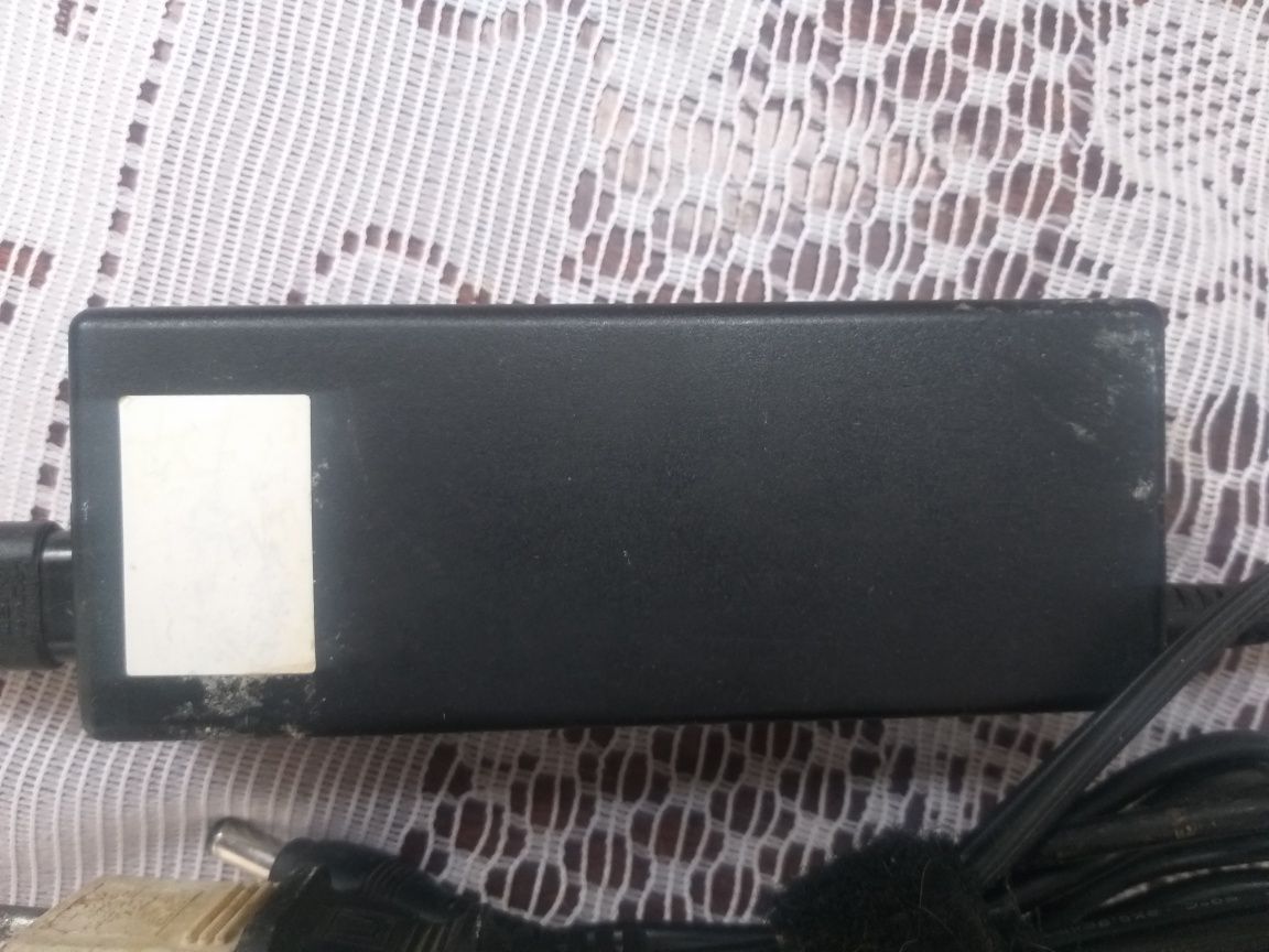 TOSHIBA" блок живлення.