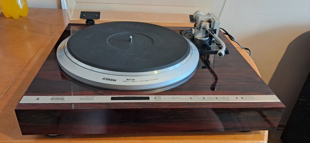 Gramofon Victor QL y5