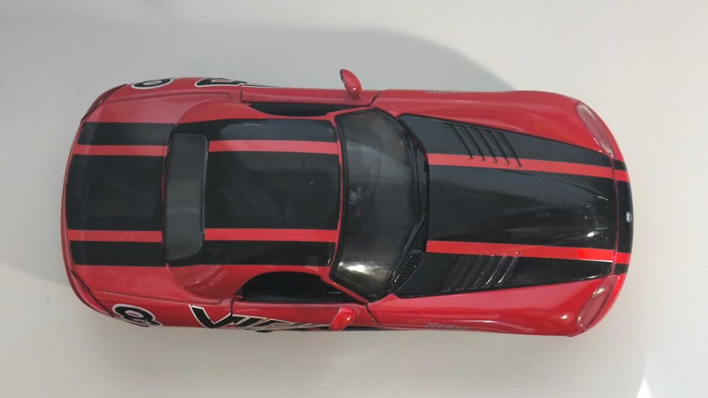 Модель, машинка Dodge Viper SRT-10 1.24 Motormax
