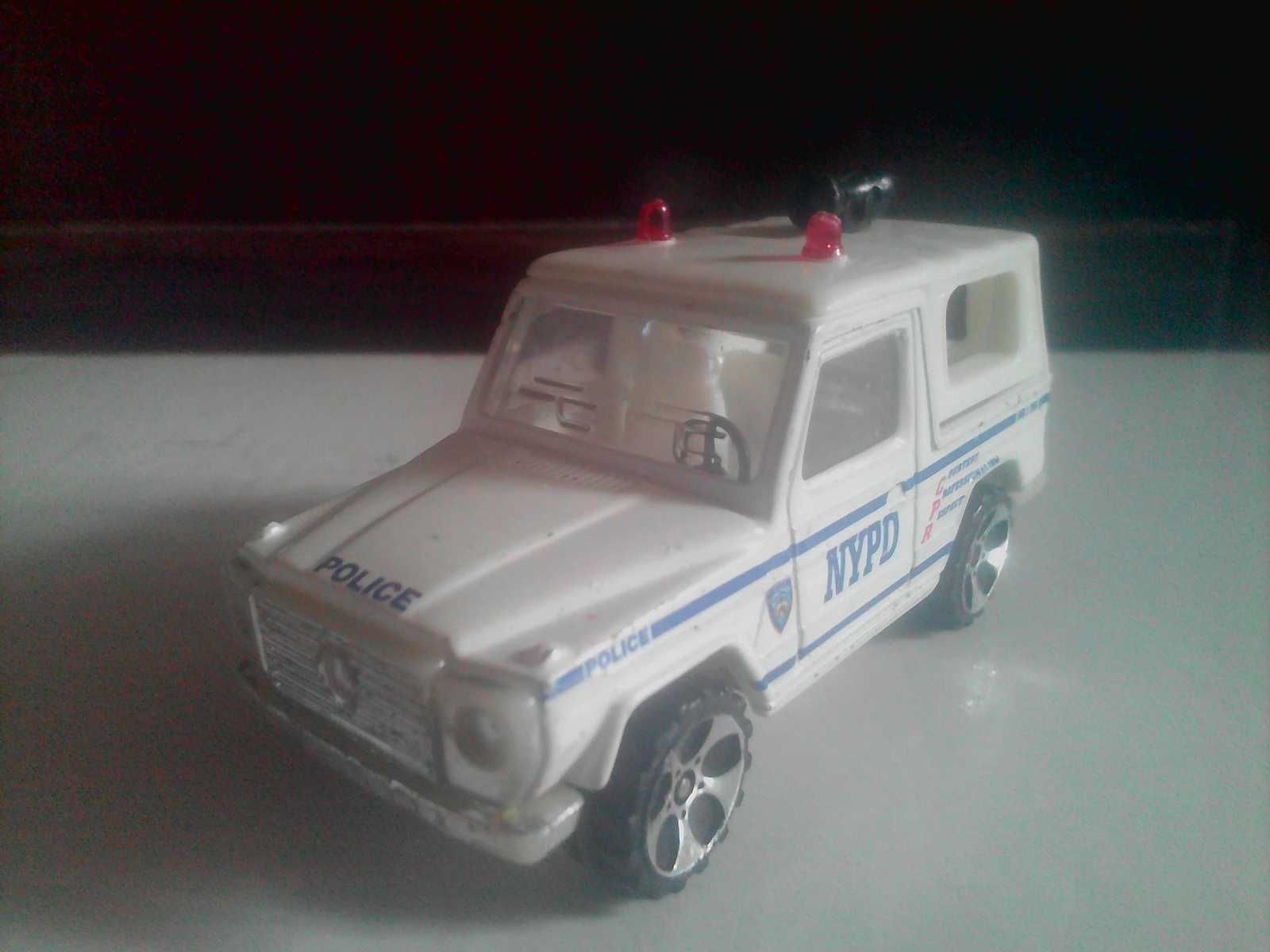 Игрушка машинка модель автомобиля Mercedes Benz Police