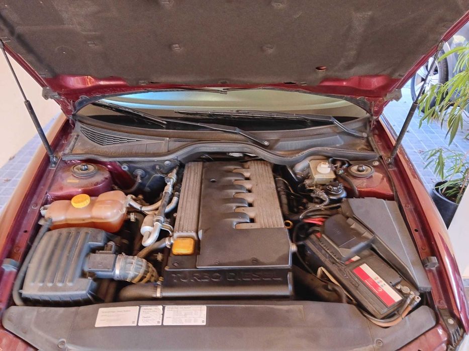 Opel Omega em ótimo estado