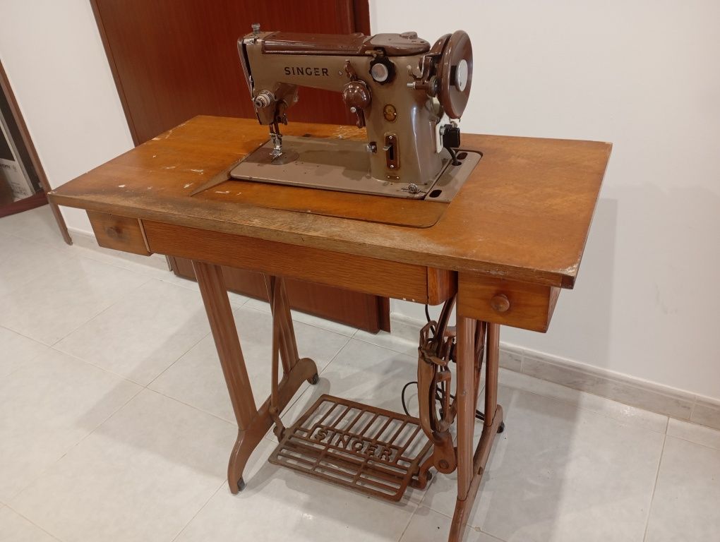 Máquina de costura Vintage Singer