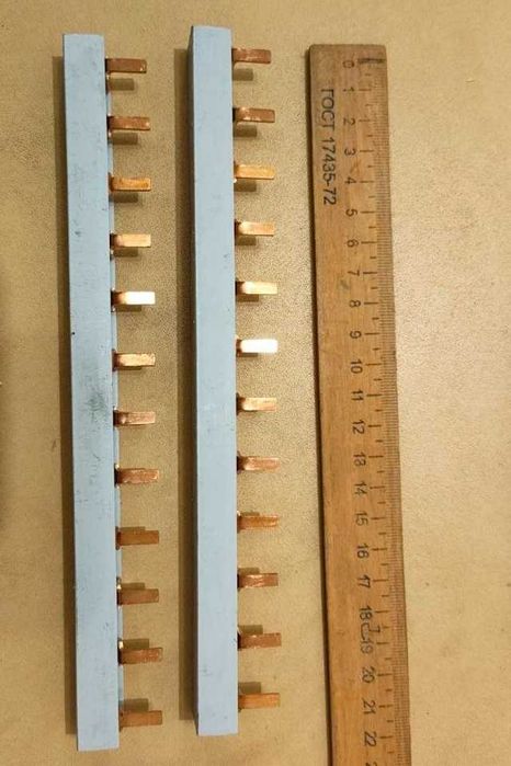 Гребенка для автоматов трехфазная, 12 модулей 10391 Schneider Electric