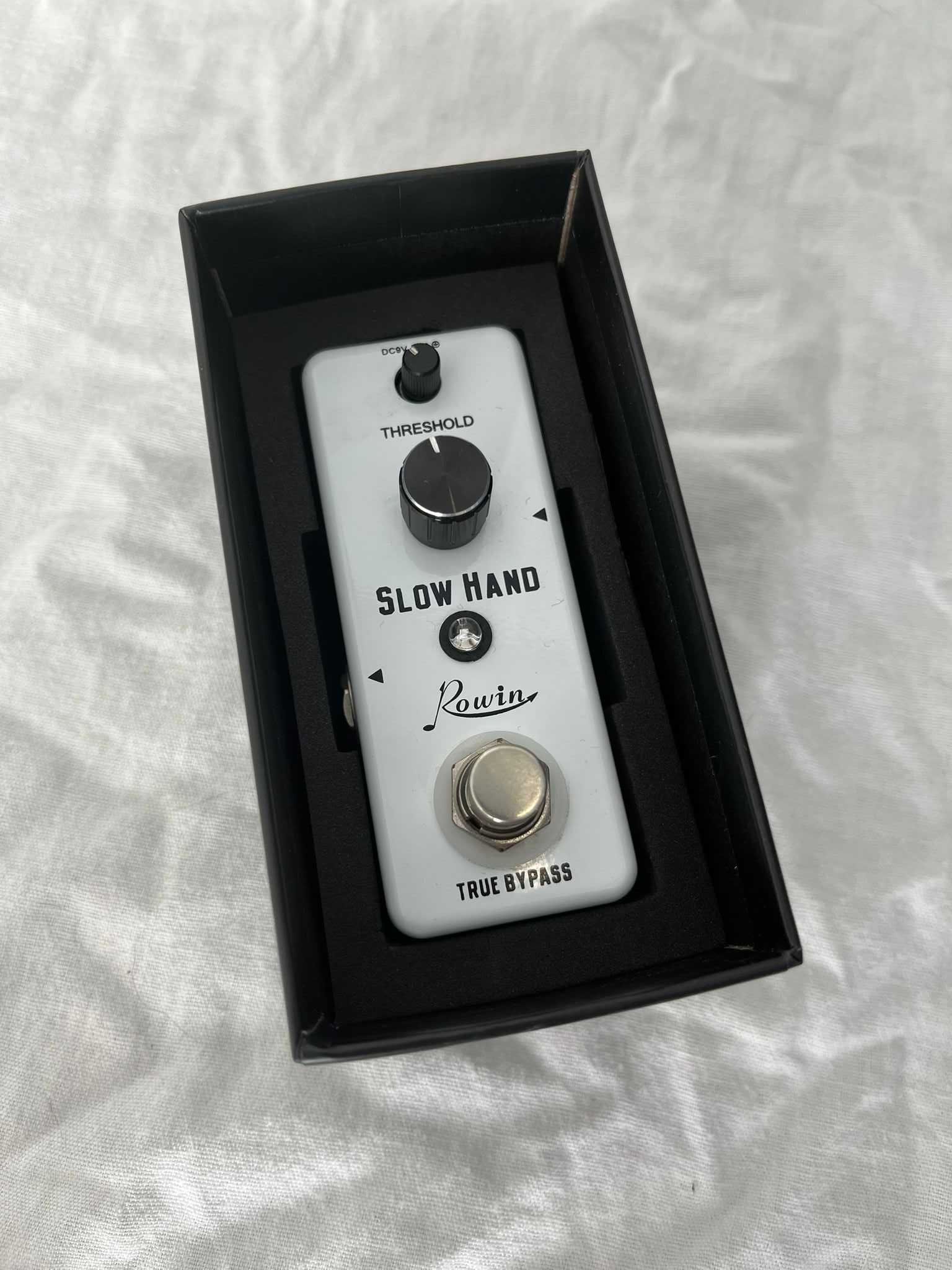 Pedal Rowin Slow Hand (clone do Boss SG-1)