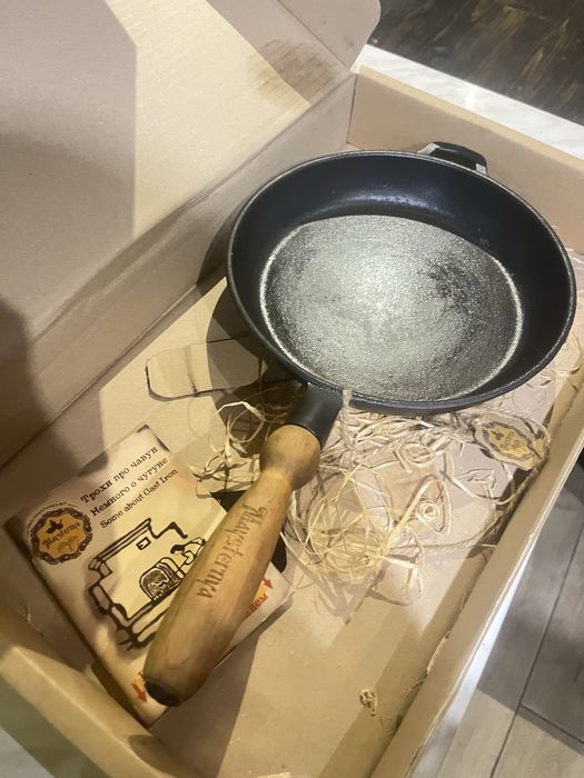 Сковорода чугуна