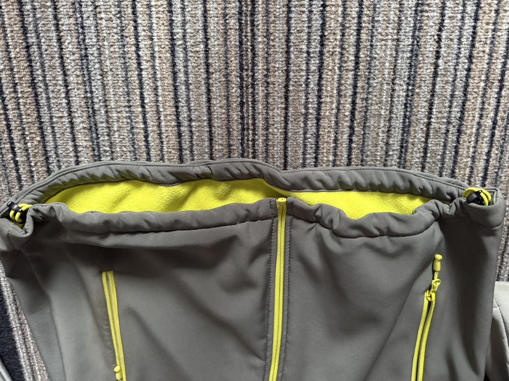 Kurtka Softshell beżowa męska Cropp