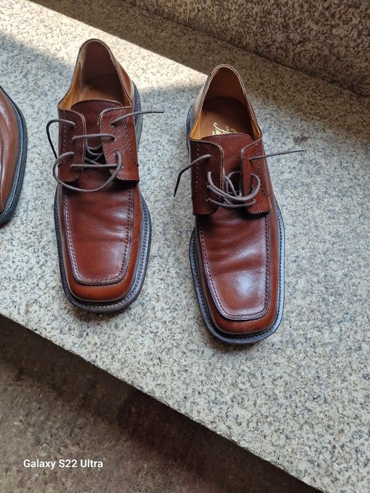 Sapatos de homem de pele genuína muito bons