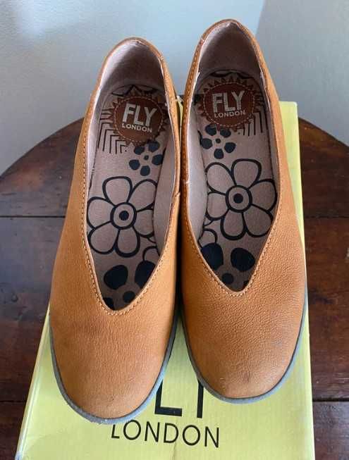 Sapato Fly London 35