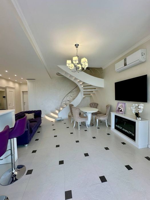 Продам 3к квартиру ЖК Акварель