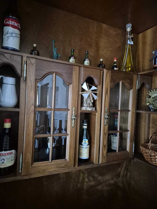 Móvel Bar Antigo em Madeira Maciça