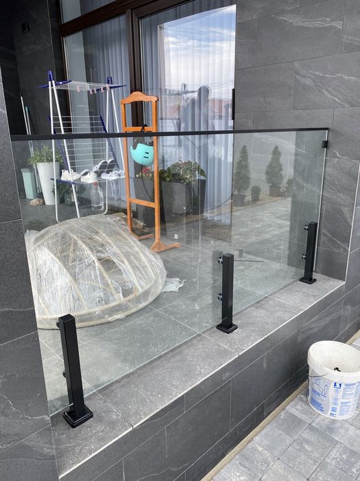 Безпечне загартоване скло: скляні перегородки, душові, двері