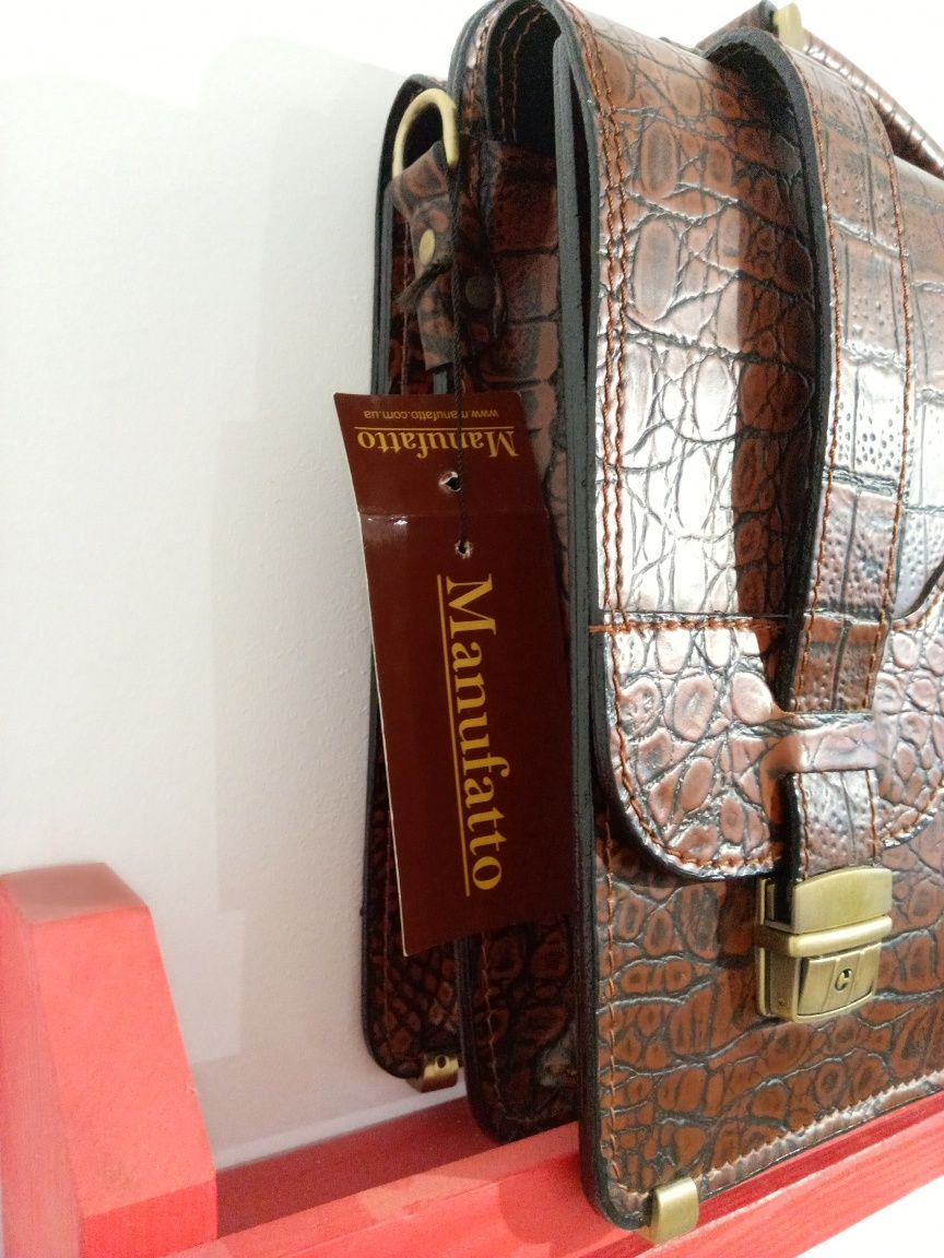 Оригінальний чоловічий шкіряний портфель під крокодила Manufatto