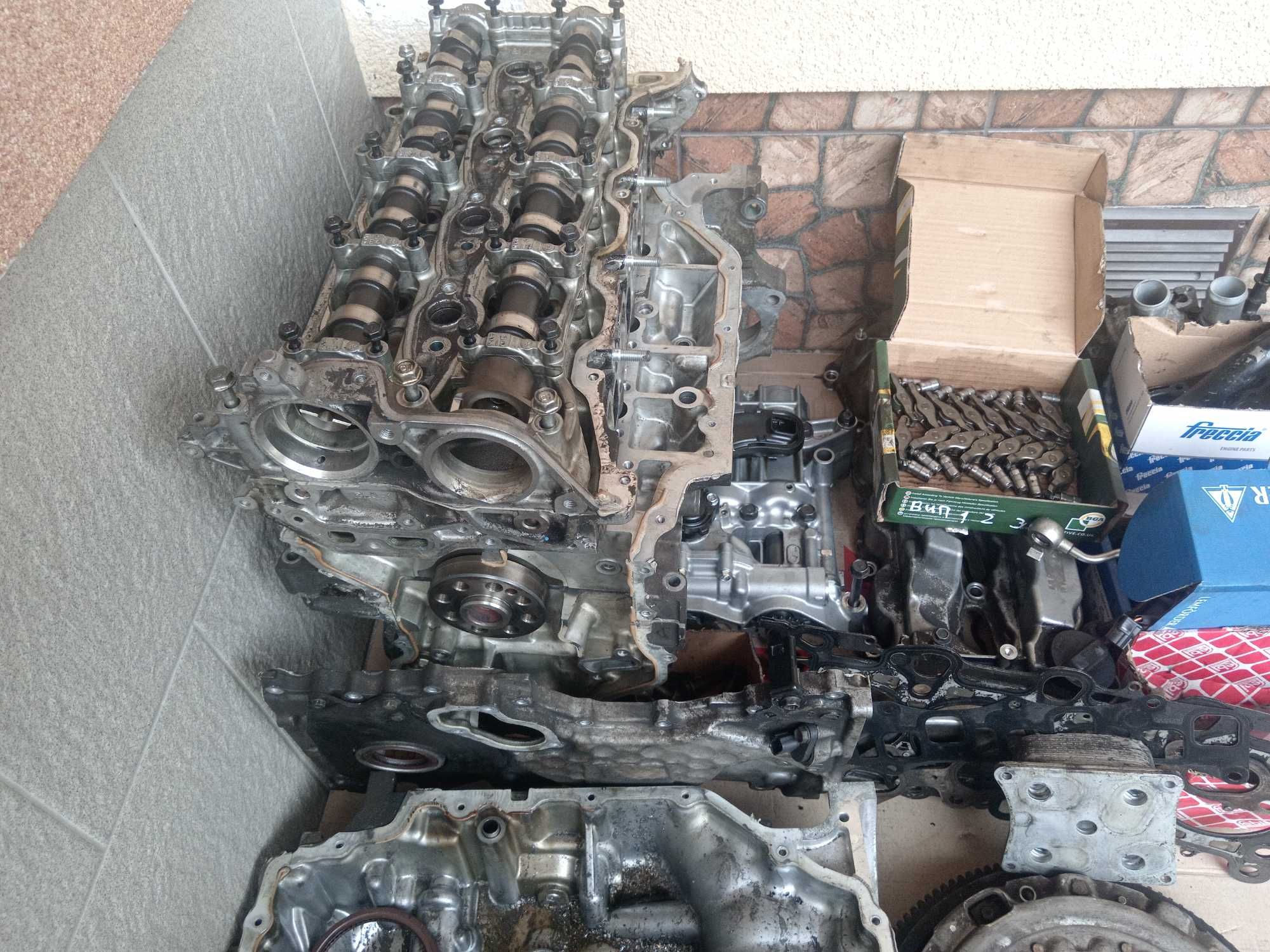 Двигун HONDA CRV 3 N22B3 на запчастини