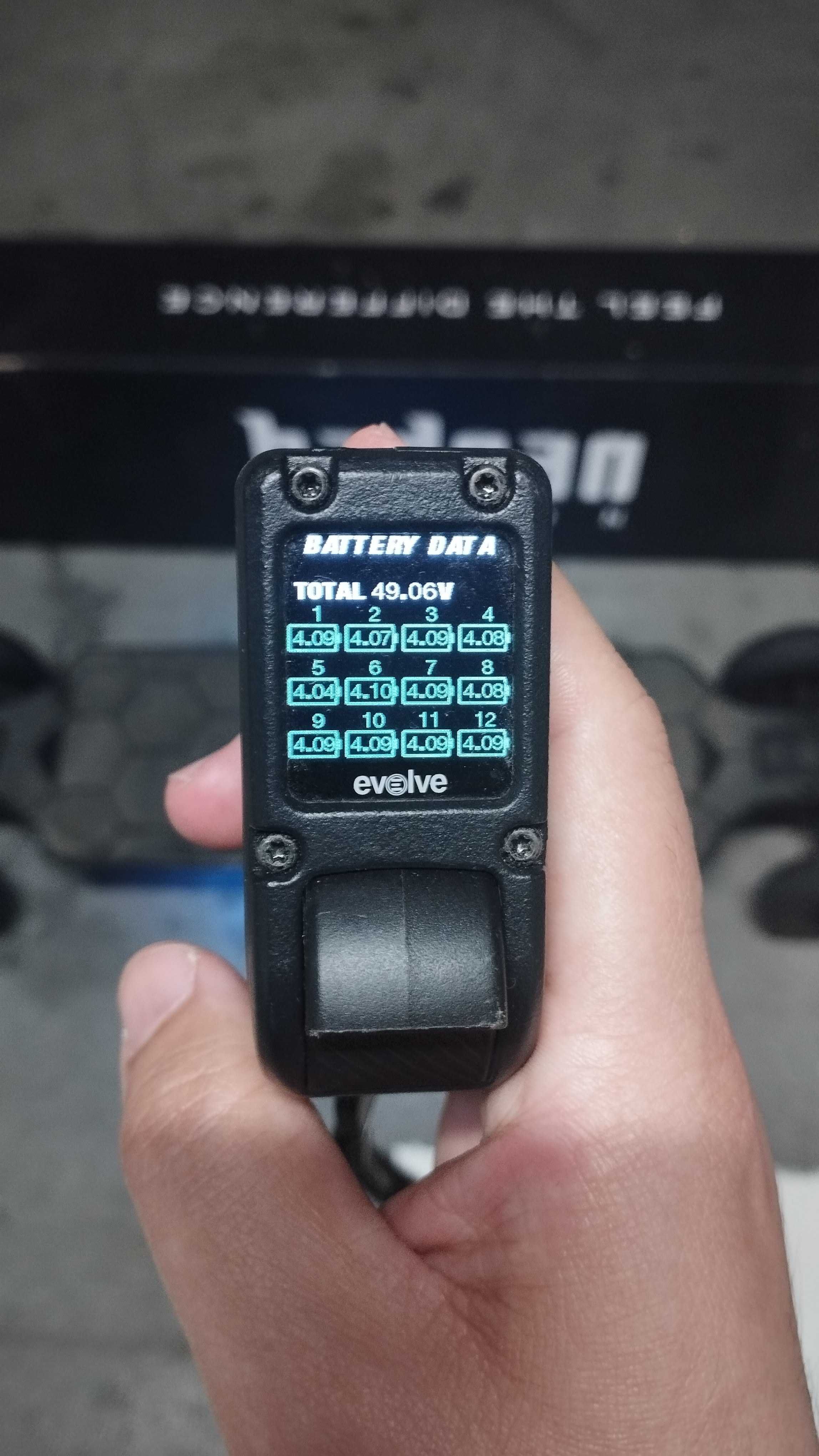 Skate Evolve Carbon Hadean AT + Extras