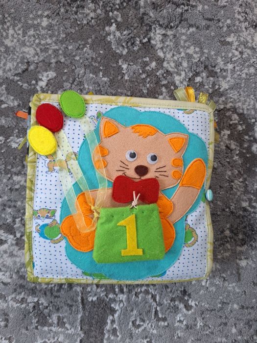 Фетрова розвиваюча книга,ігри для розвитку.