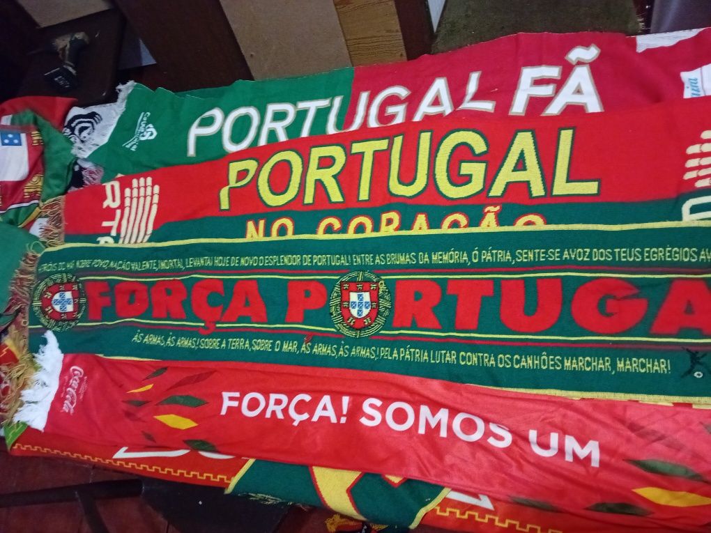 Conjunto de Cachecóis,Bandeiras e Bola de Portugal