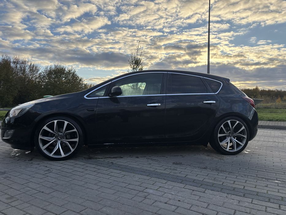 Opel Astra J 1.4T Rok w Kraju