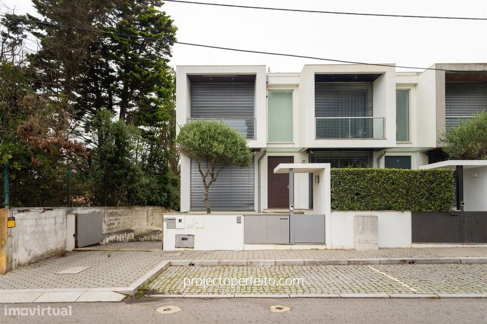 Moradia T3 em Condomínio Fechado com piscina