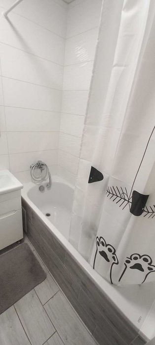 V Продається світла 1-кімнатна квартира в цегляній новобудові