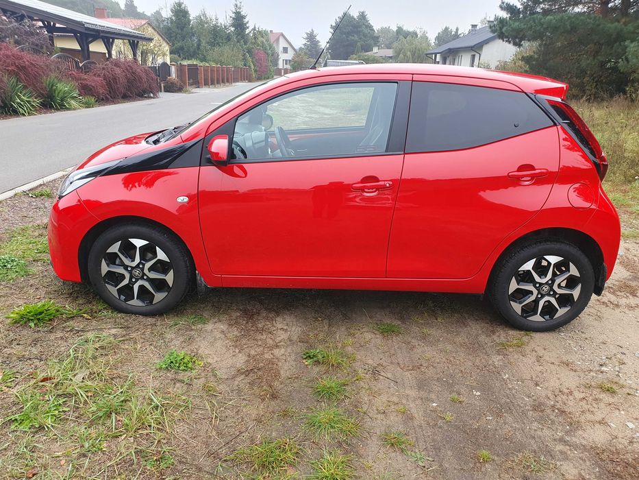 AYGO X-PLAY  2021  5-drzwiowy  1,0 WT-i 72 KM benzyna  1 właściciel