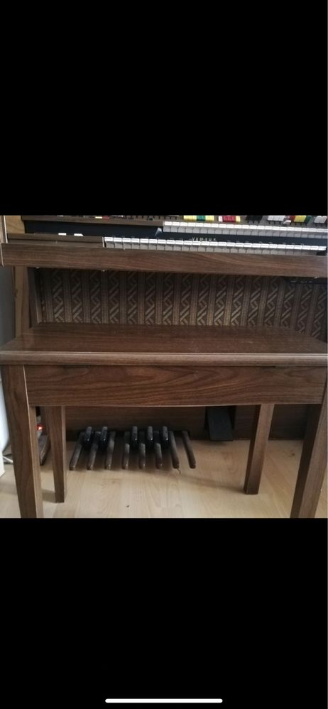 Organy elektryczne Yamaha Electone + stołek