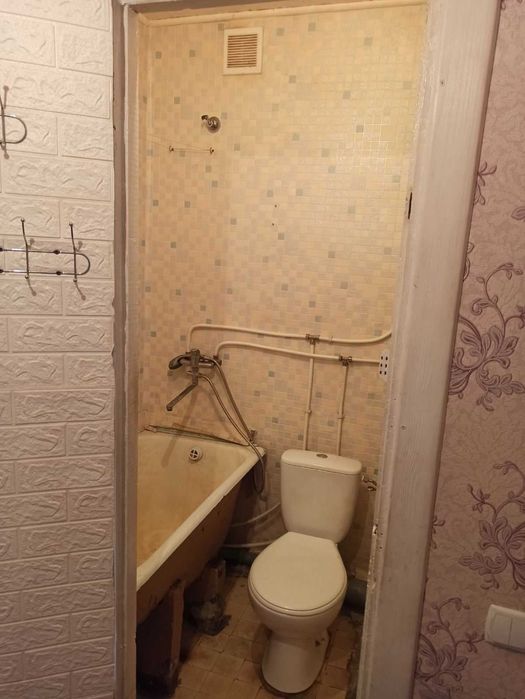 Продається 1-но кімнатна кільце Соборності, пл.Домнобудівників