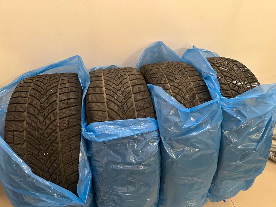 OPONY ZIMOWE PORSCHE MACAN 20” Dunlop Winter Sport 295/40R20 265/45R20