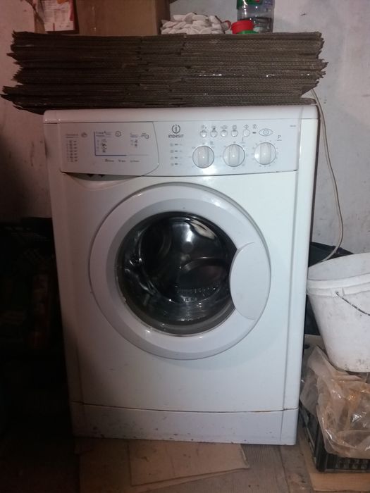 Пральна машина Indesit, б/у, у відмінному стані.