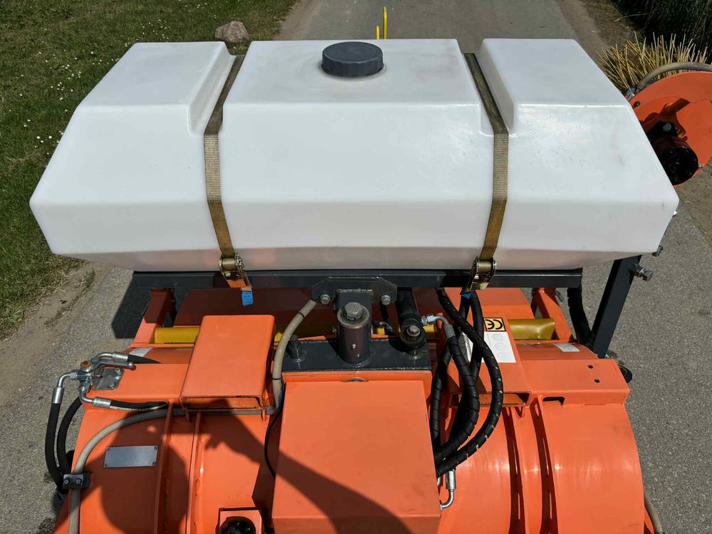 Zamiatarka przemyslowa ZML 120 Moderntech