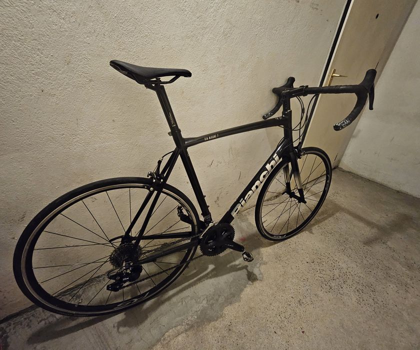Rower szosowy wyścigowy Bianchi Via Nirone 7 roz 61 alu 105 shimano