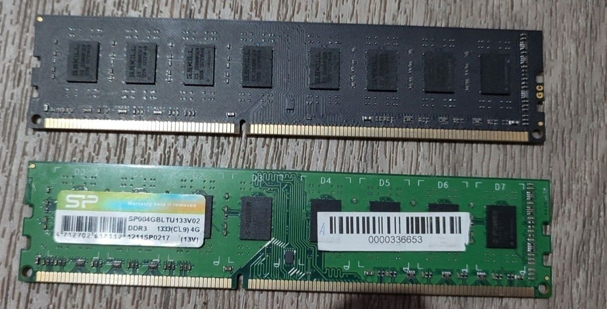 Процессор, память планки ddr2(3 шт) и блоки питания на системник