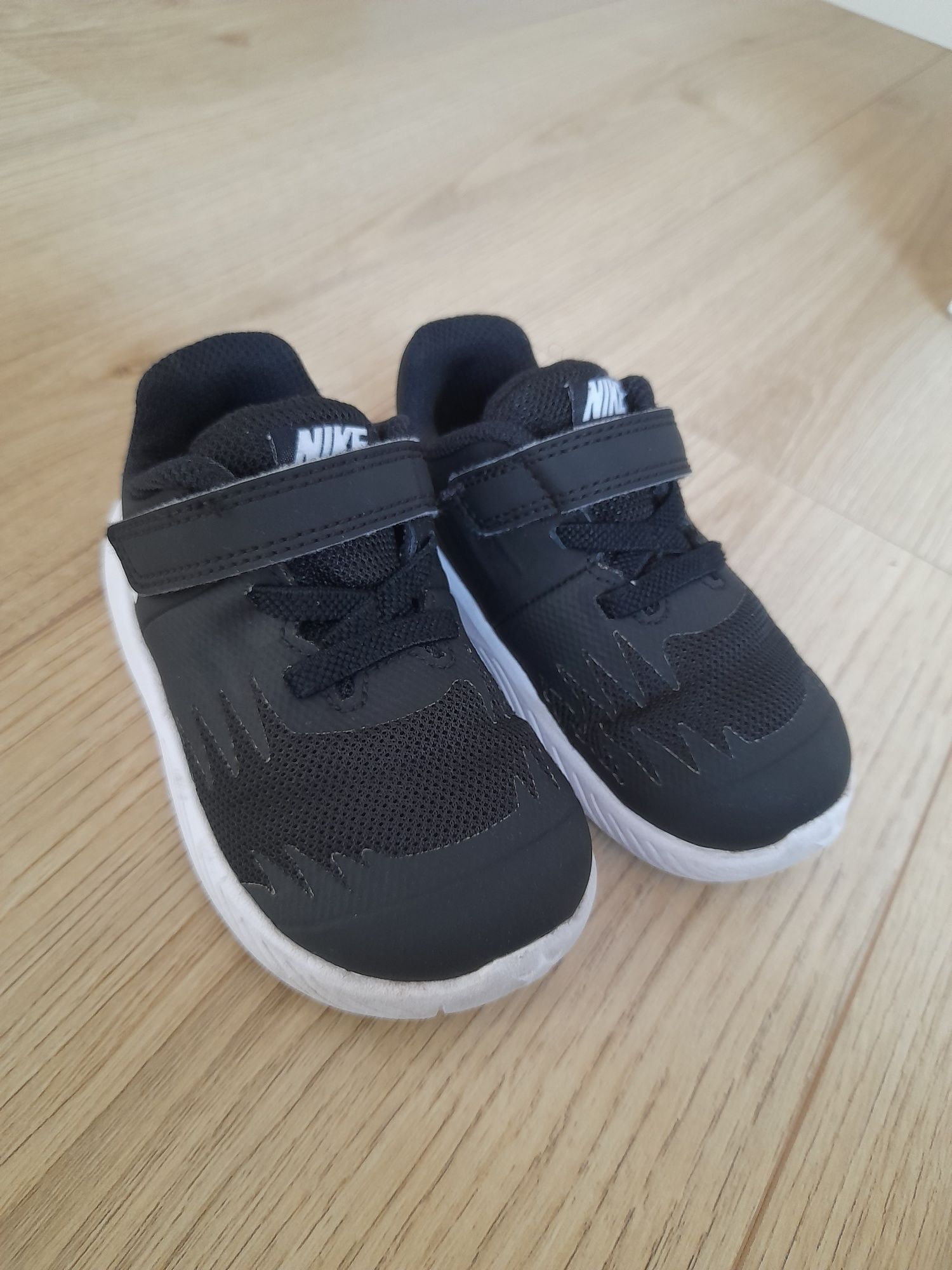 Buty Nike 22 unisex