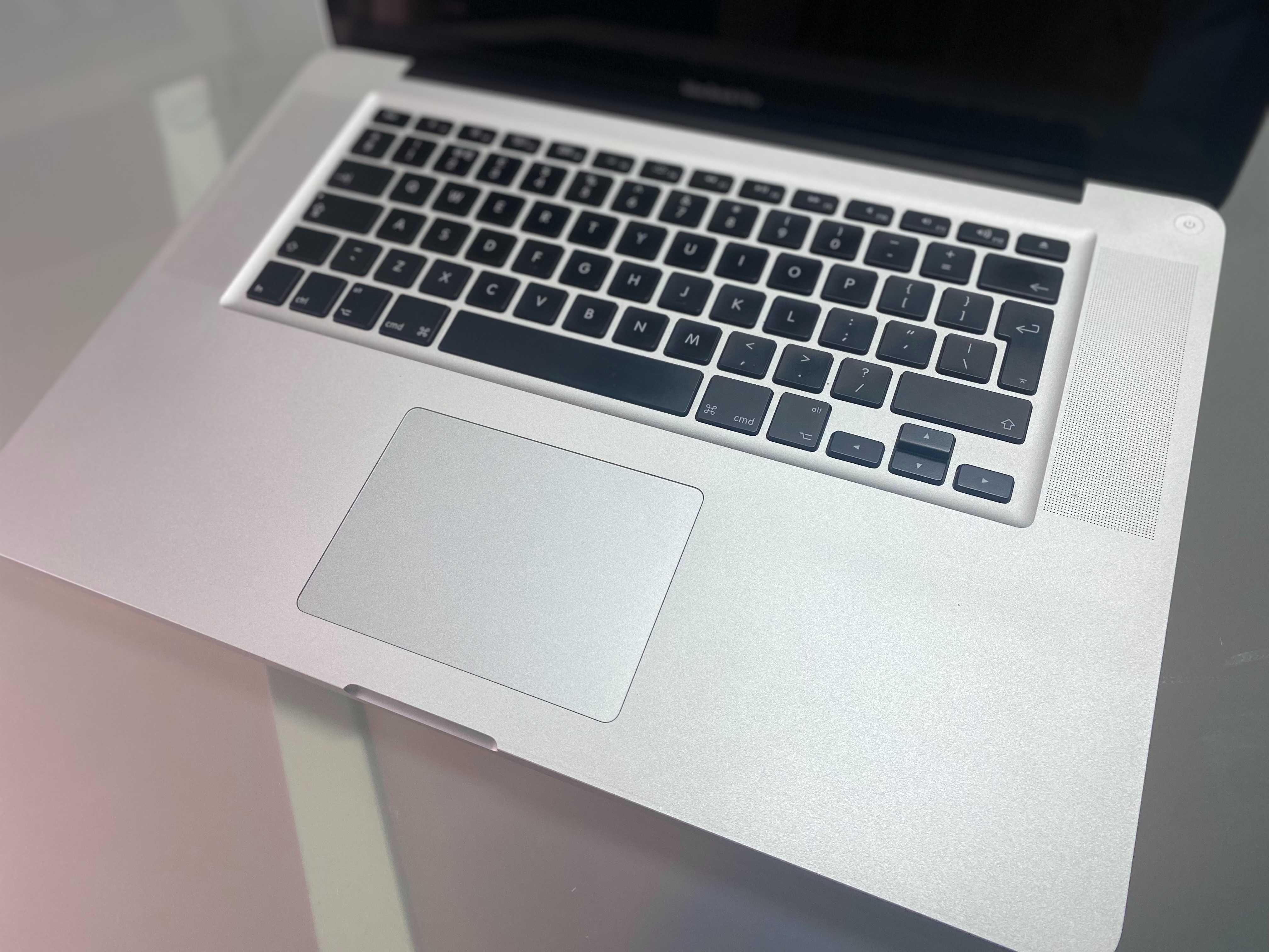 Macbook Pro 15" i7, 16GB Ram