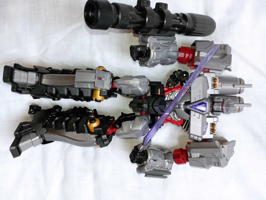 Maketoys MTCD-02 Rioter Despotron - Transformers