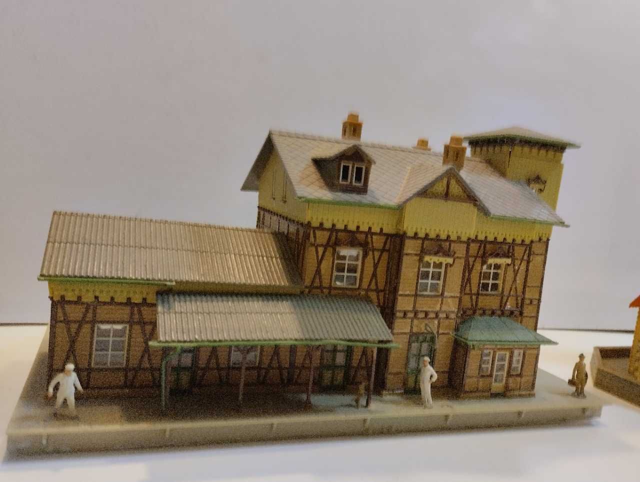 Zestaw domków na makietę diorama kościół dworzec  Skala H0 /2