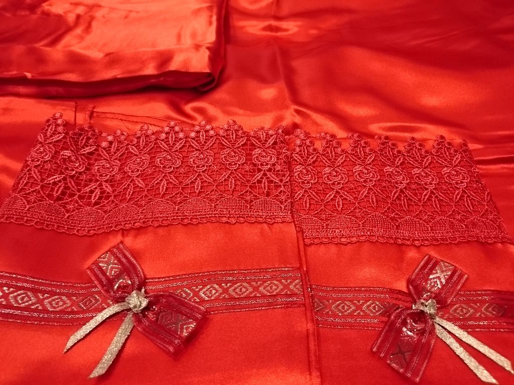 Роскошный комплект шелкового постельного белья с кружевом