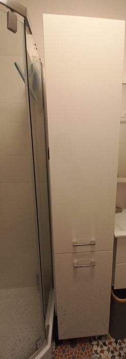 Słupek łazienkowy biały połysk