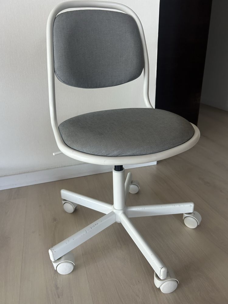 Krzeselko regulowane ikea