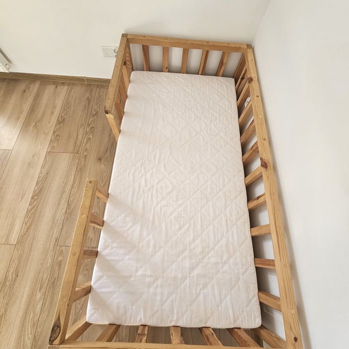 Łóżeczko dziecięce sosnowe