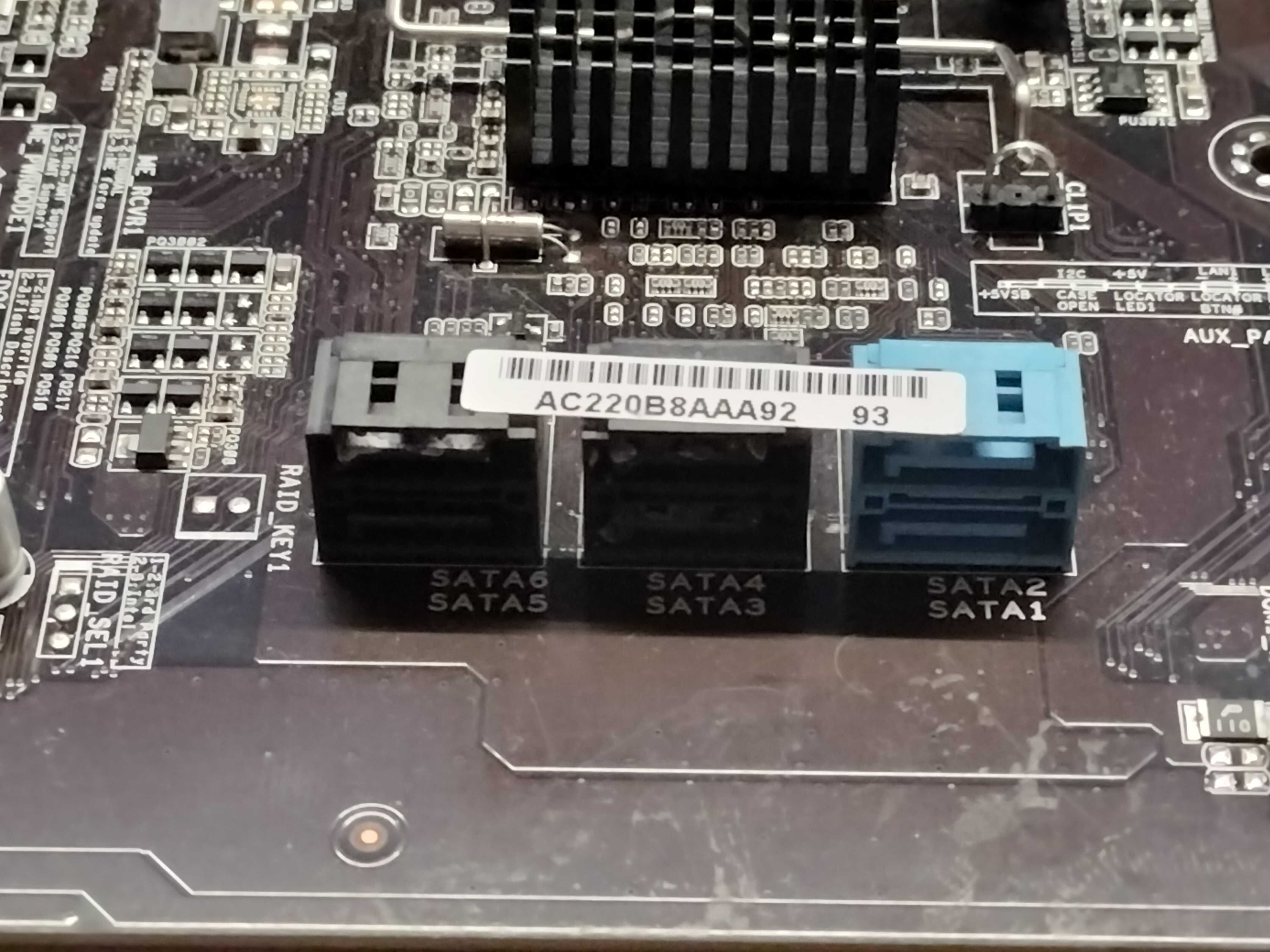 Płyta główna ASUS P9D-X (LGA / Socket 1150) + 16GB + Xeon E3-1220V3