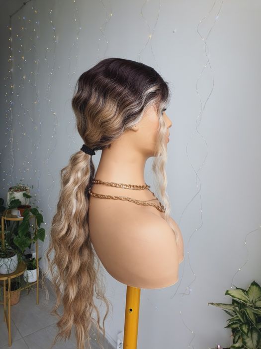 Długa peruka fale loki 70 cm naturalna fryzura lace front