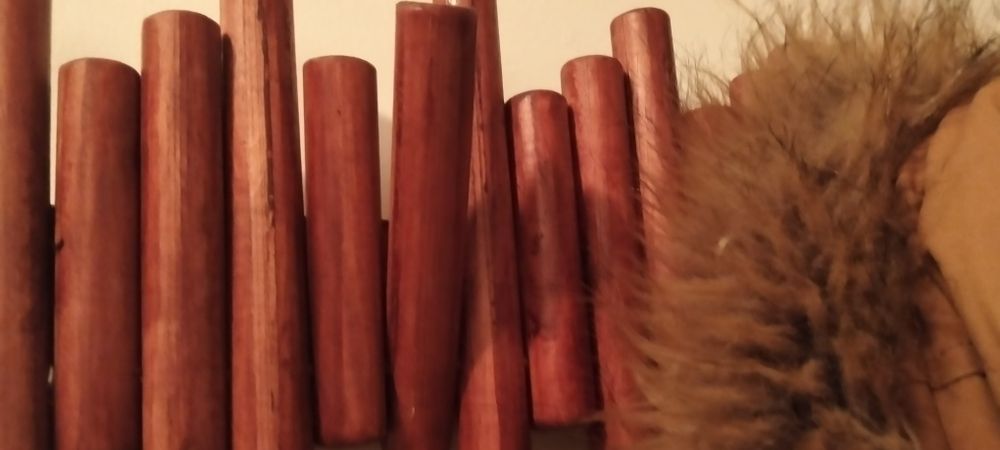 Cabide de madeira maciça