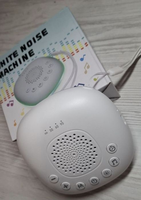 Нічник з білим шумом для малят